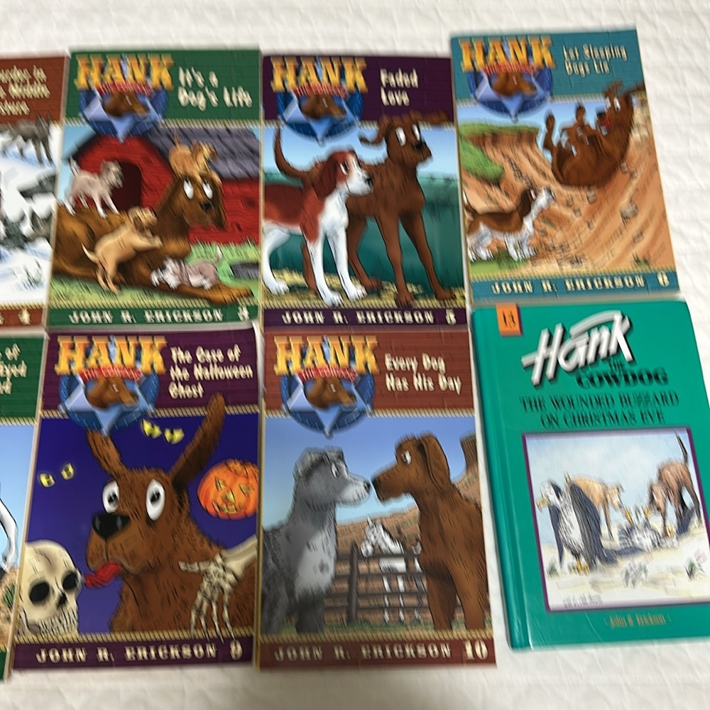 Hank the Cowdog Paperback Books preowned 9 and 1 hard back - Picture 3 of 5